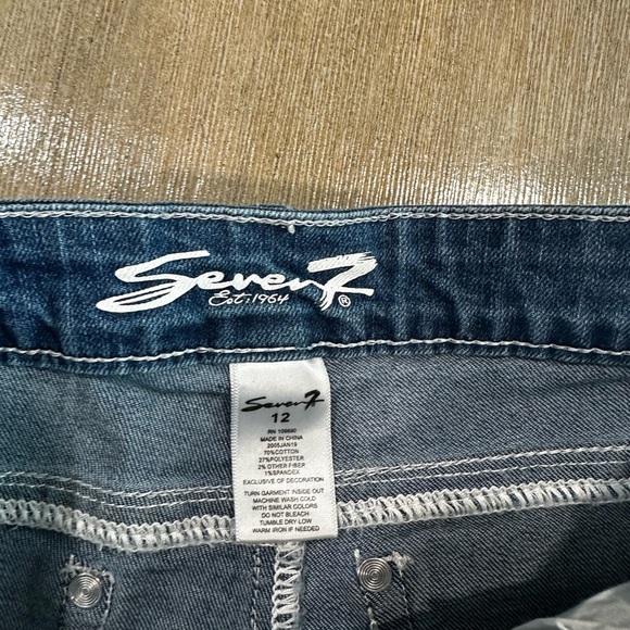 Embroidered  seven7 Denim Shorts with Floral and Love Design girls size 12 nwt - Picture 3 of 5